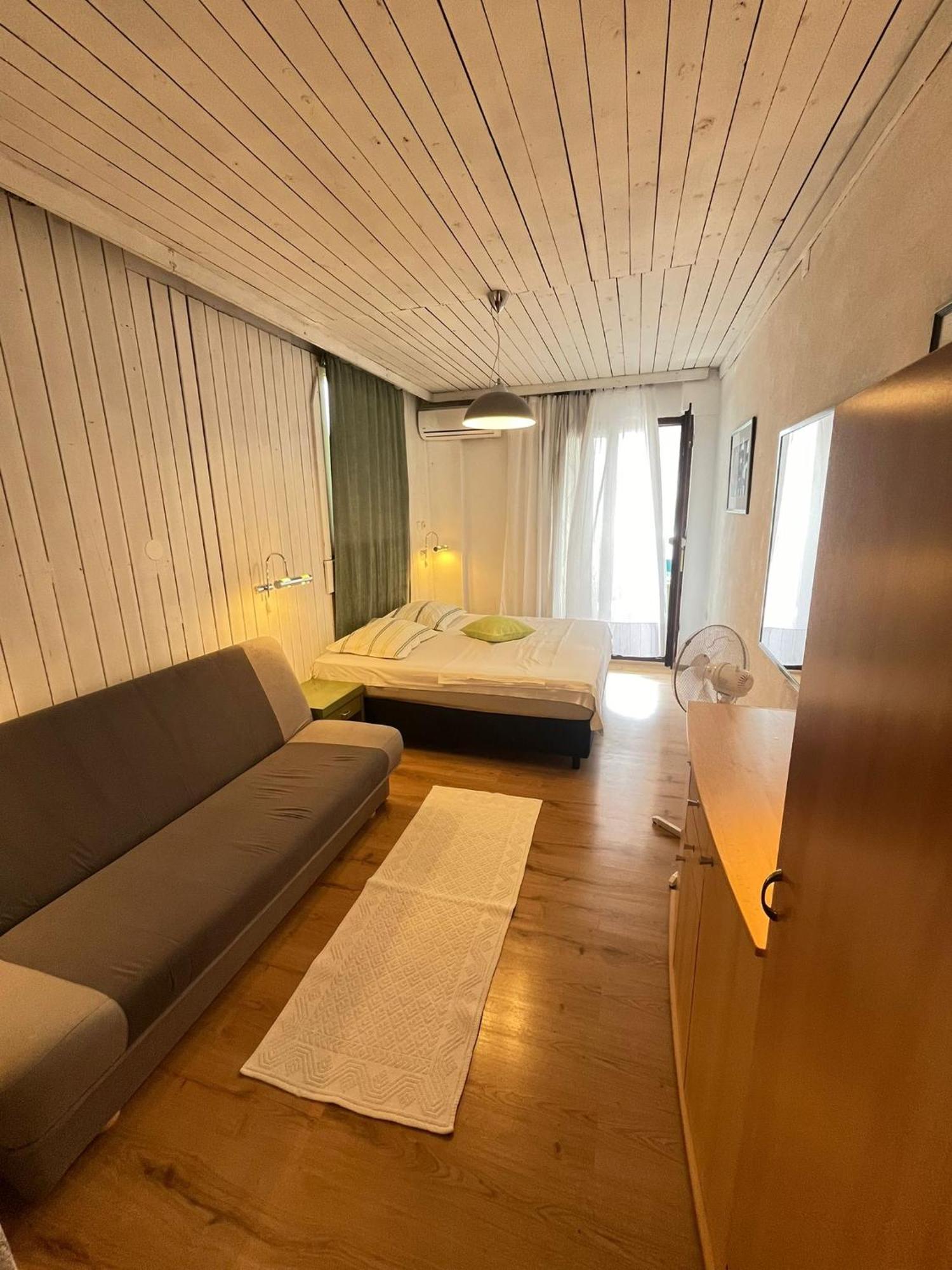 Apartmani Ankora Brist Ruang foto