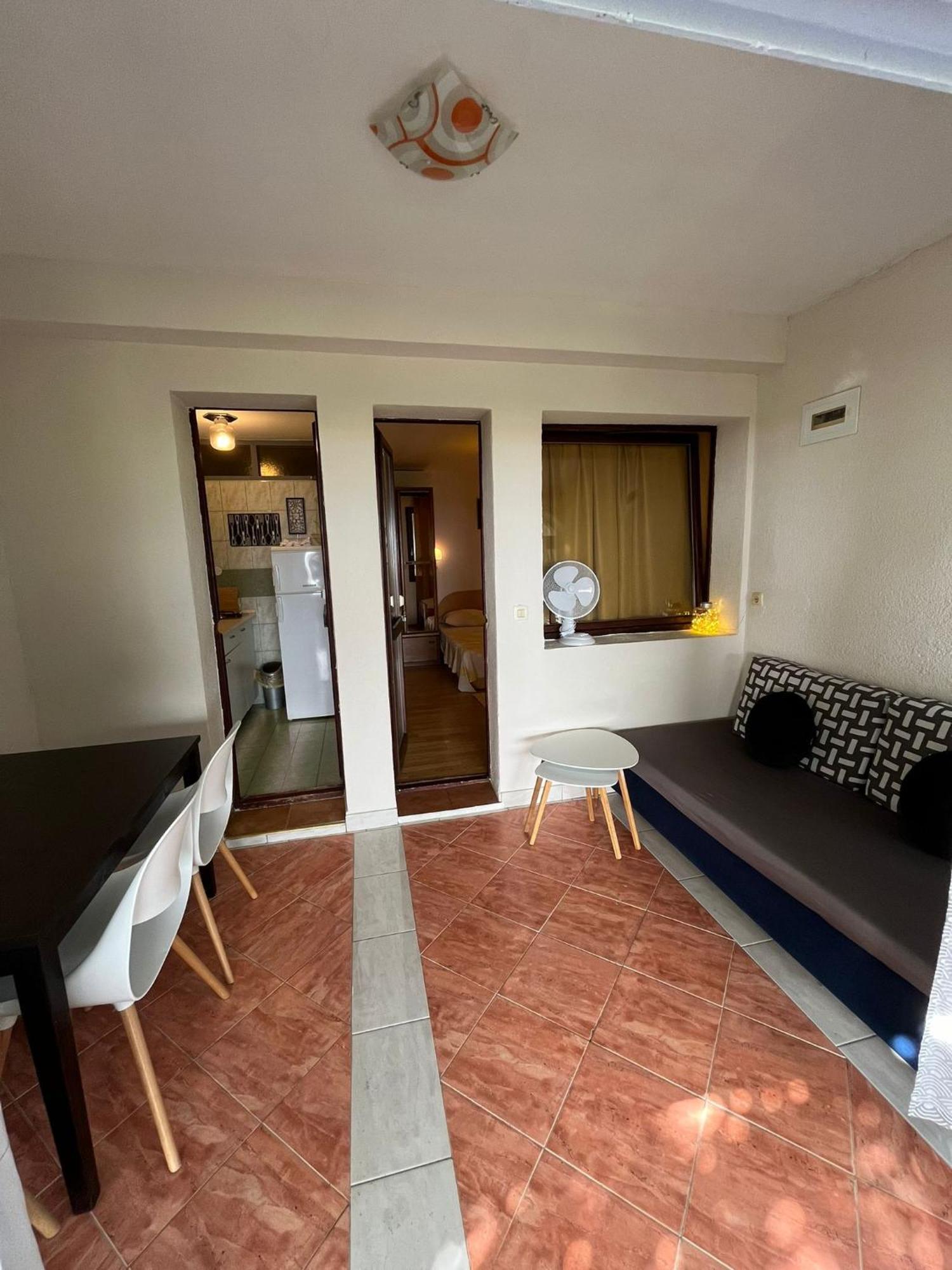 Apartmani Ankora Brist Ruang foto