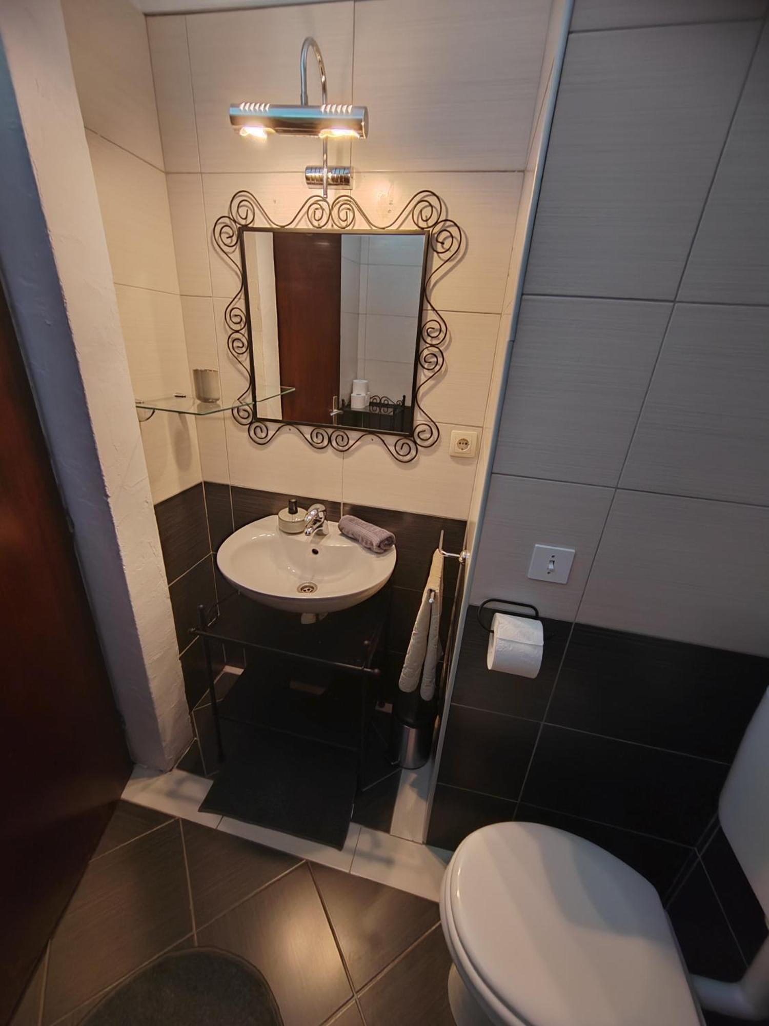 Apartmani Ankora Brist Bagian luar foto